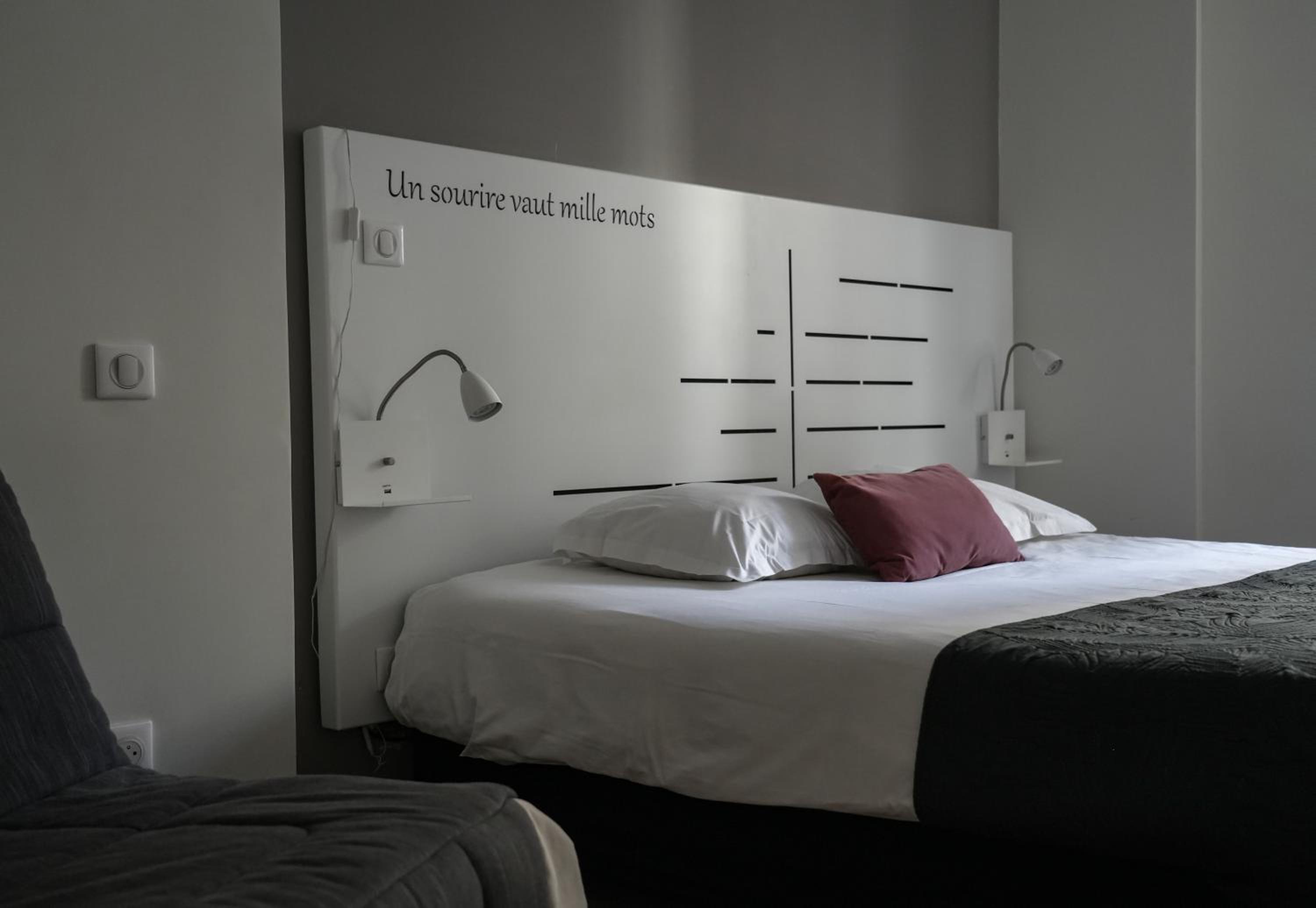 ROOM, TRIPLE