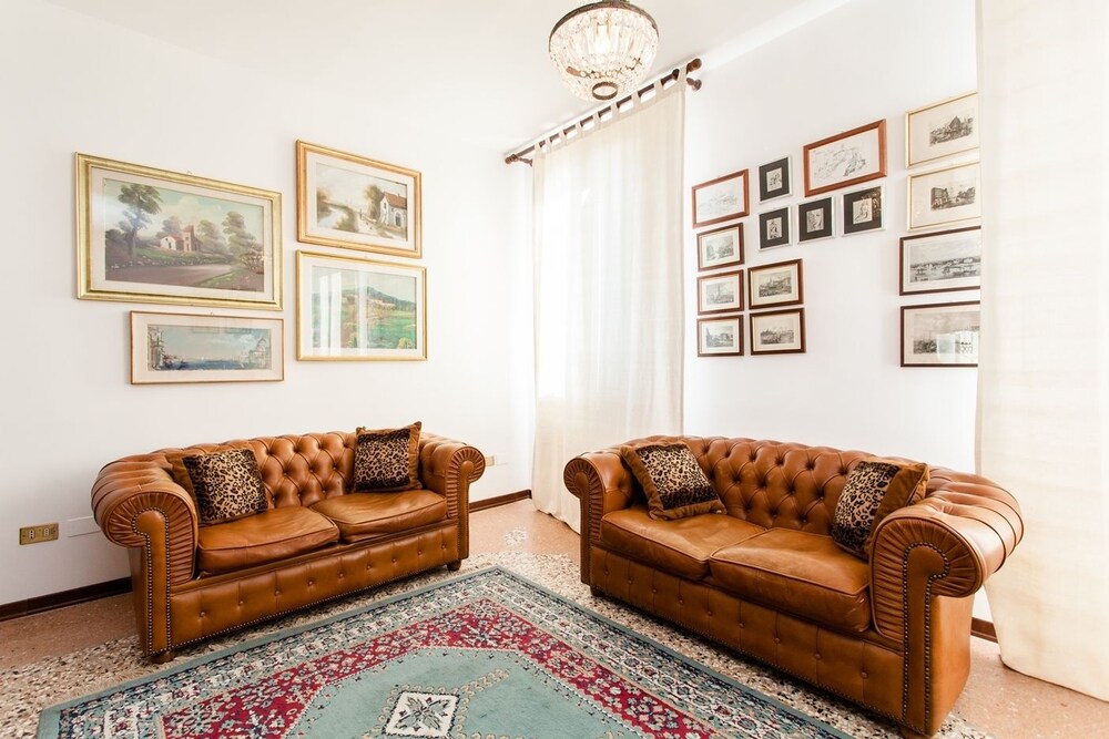 Venice Prince Apartments 23/50