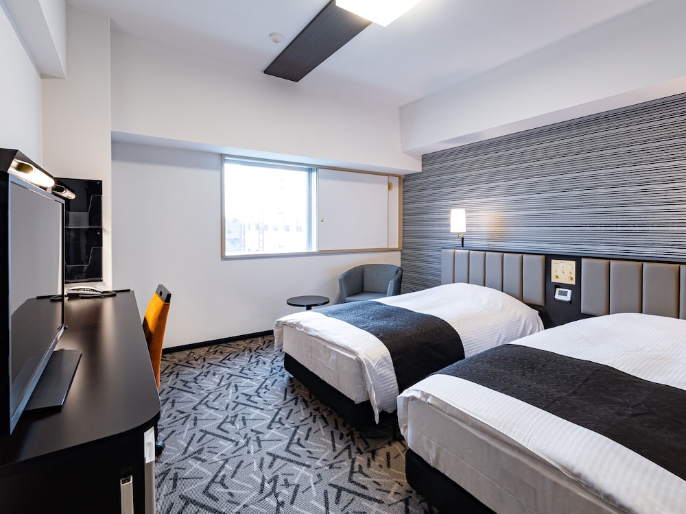 ROOM, TWIN BEDS