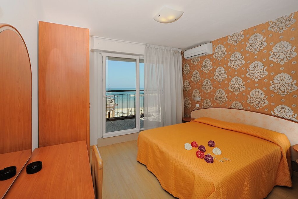 Hotel Mirabel 16/33