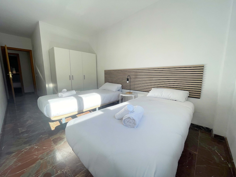 APARTAMENTOS EL PILAR 3000 8/34