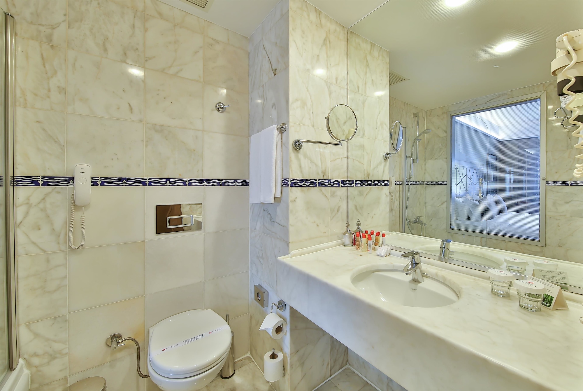 غرفة سوبيريور بسرير كينج، Ramada By Wyndham Istanbul Taksim 10/10