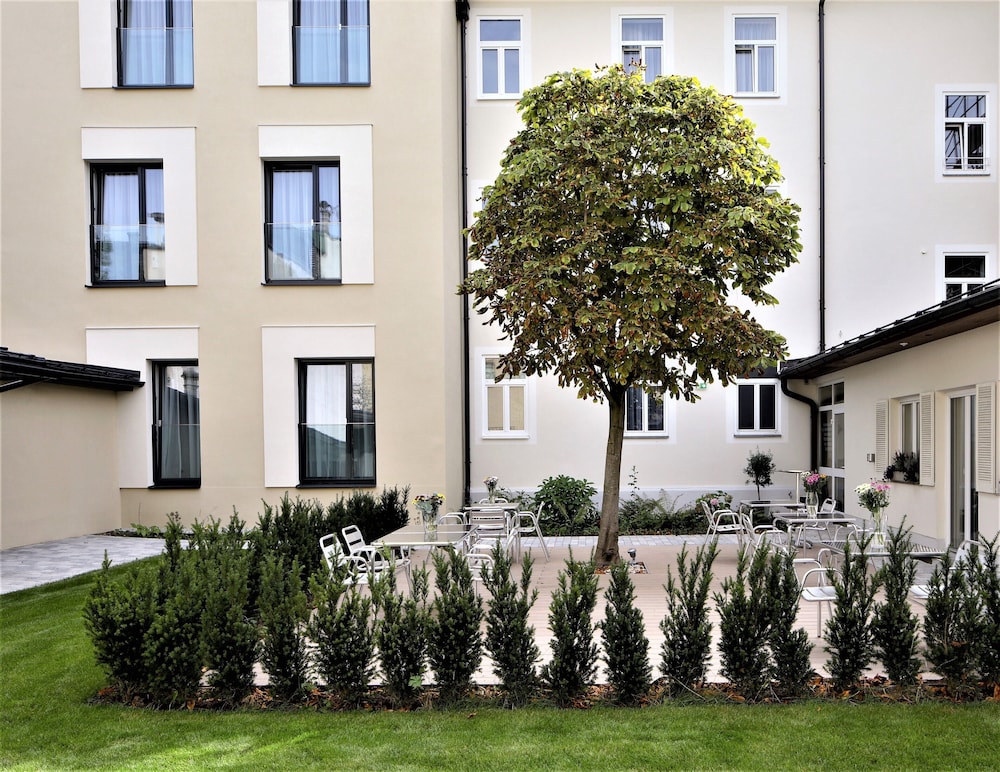 Jedermann Hotel 46/50