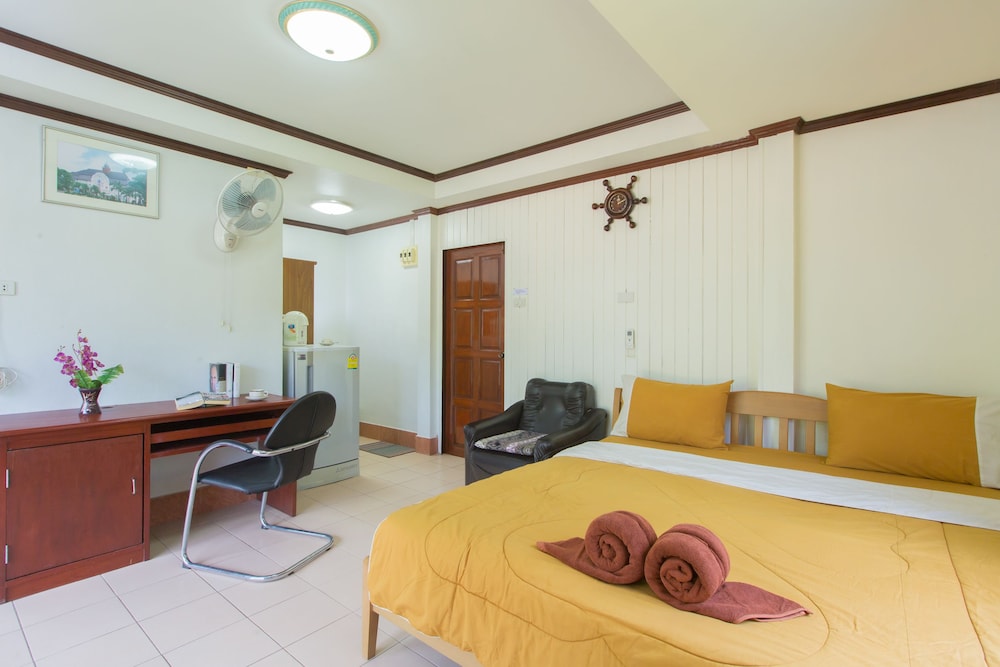 Patong Rai Rom Yen Resort SHA 37/50