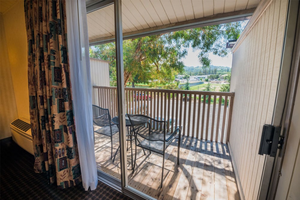 Los Gatos Lodge 14/26
