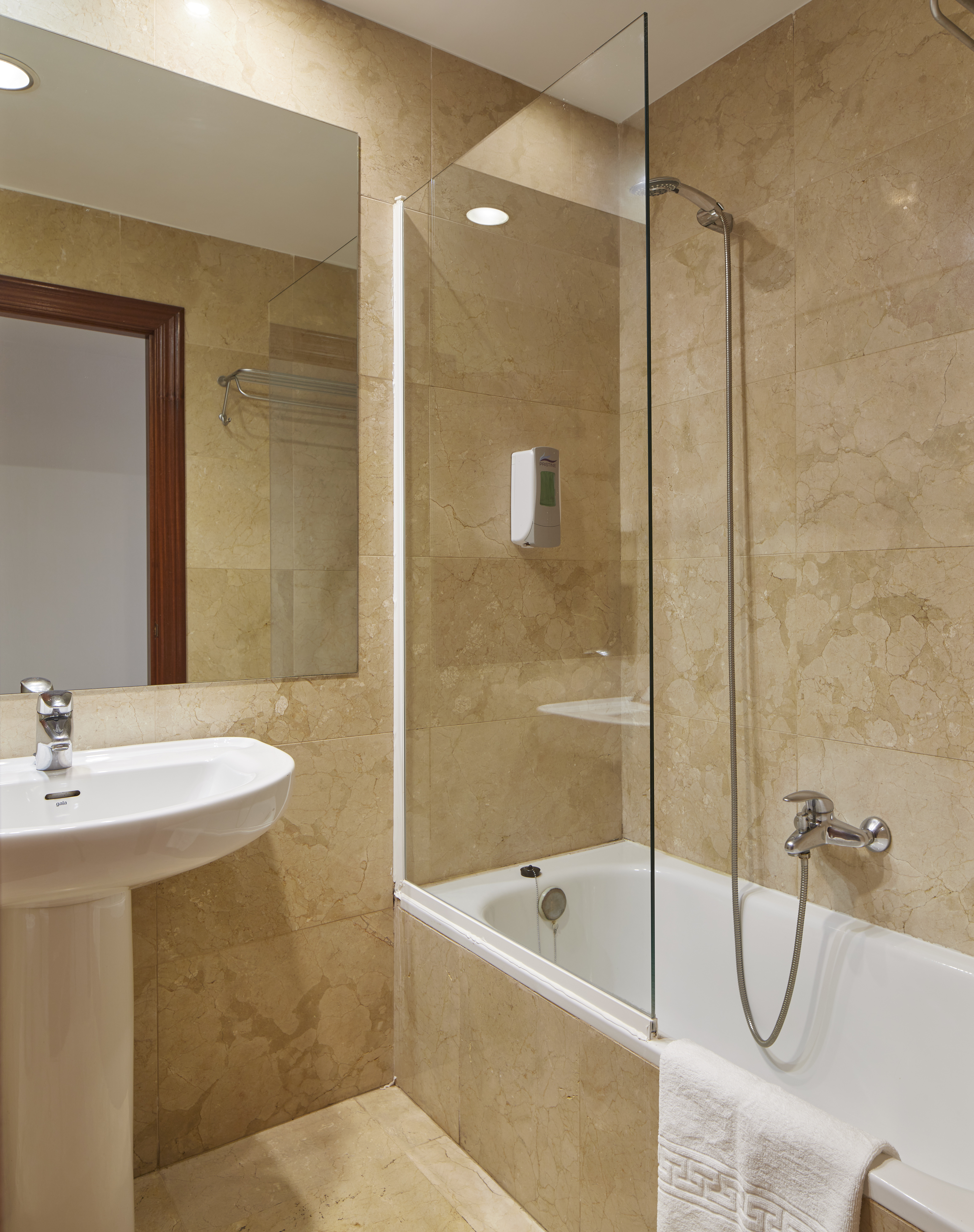 Iraipe Logrono Hotel 47/48
