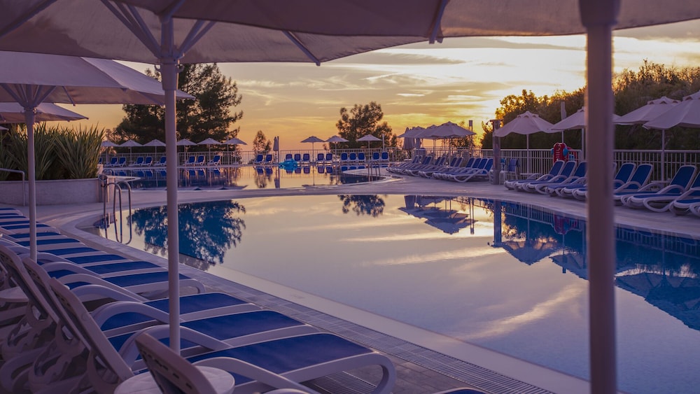 Garcia Resort and Spa 6/63