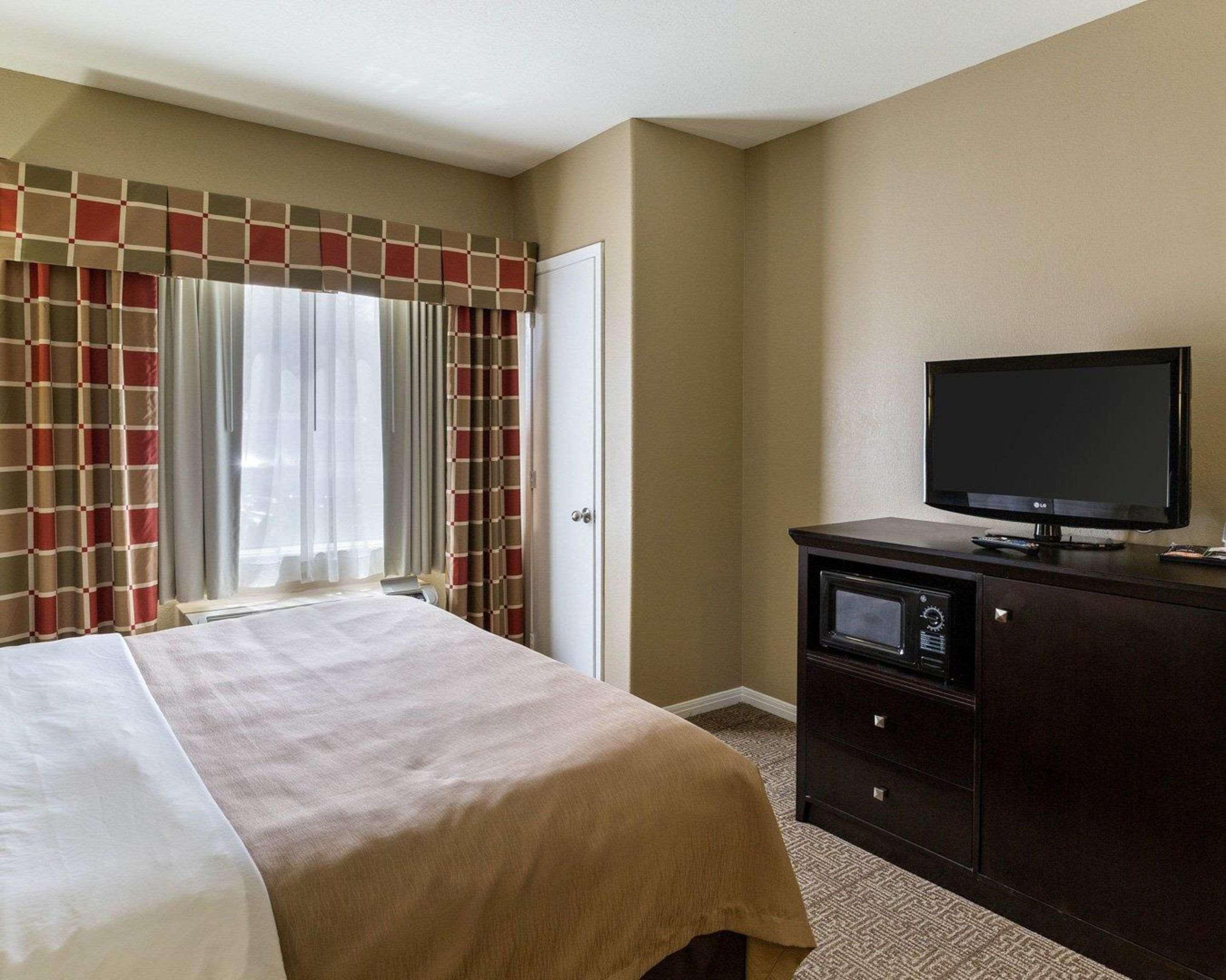 UPGRADE, SUITE, KING BED