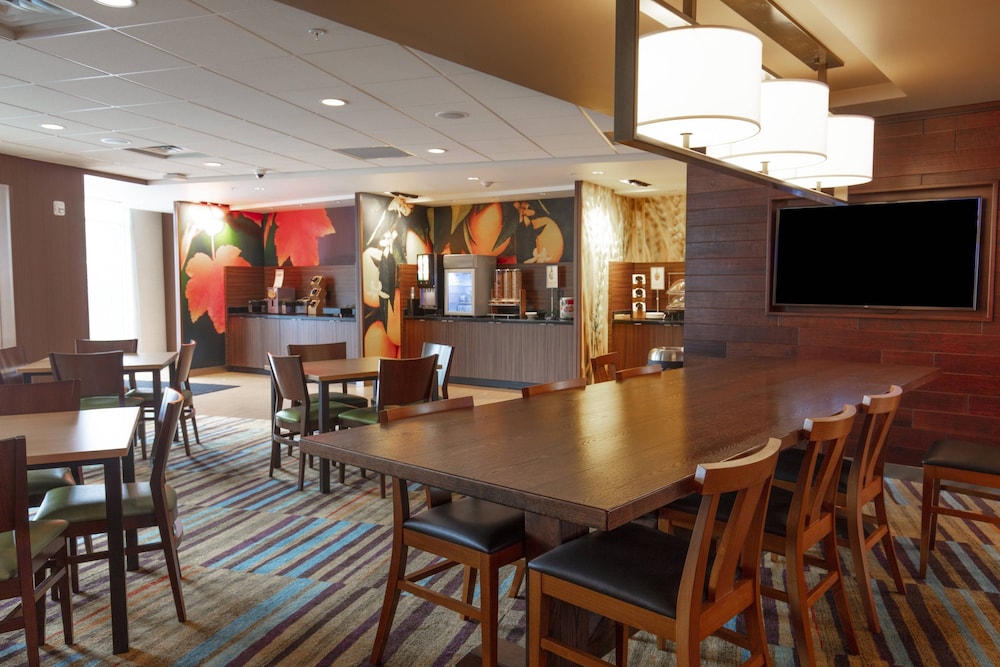 Fairfield Inn And Suites By Marriott Atlanta Woodstock 34/39