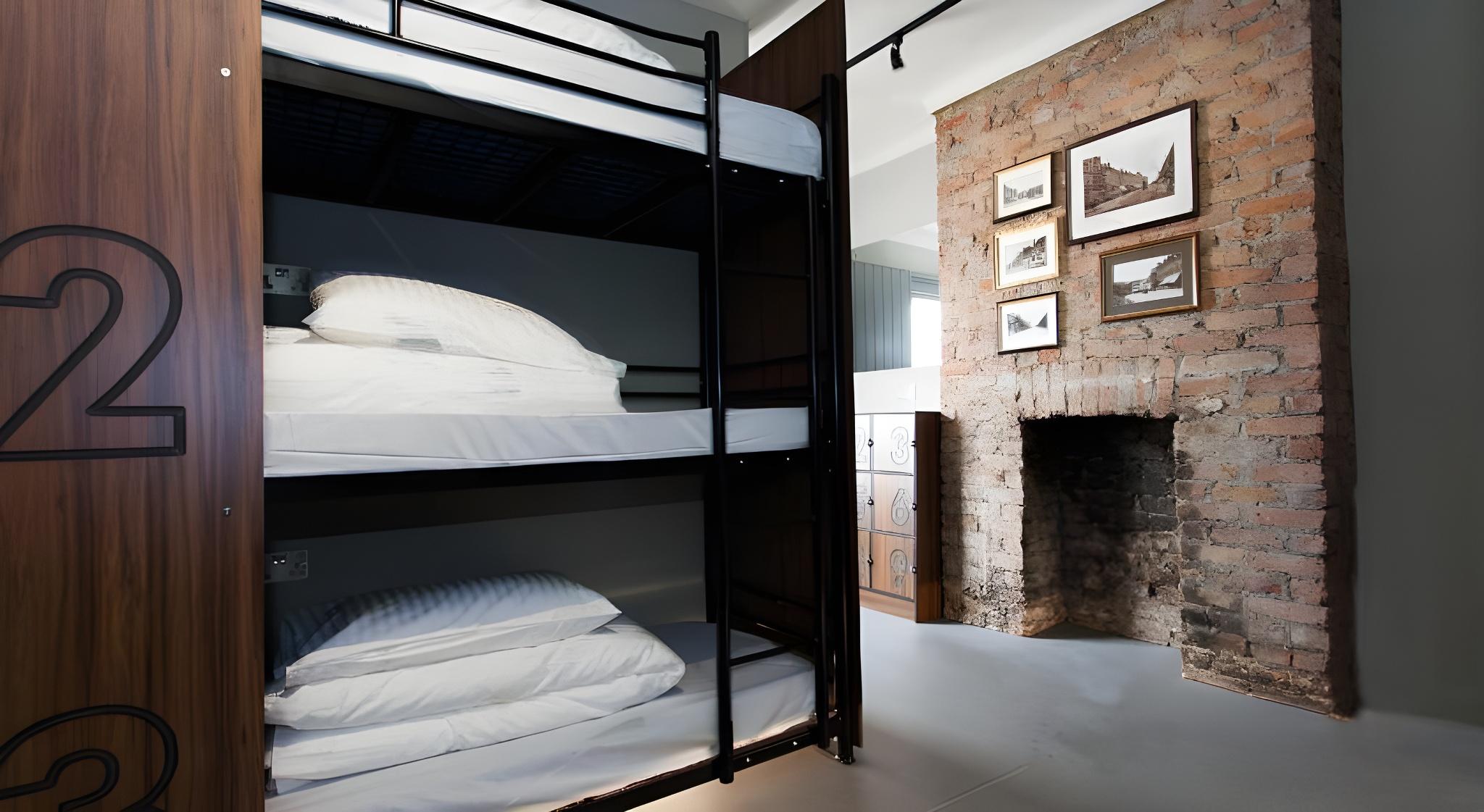 Female Dorm, Female Only