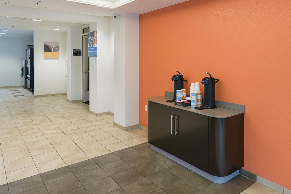Motel6 Columbia, SC - Fort Jackson Area 17/47