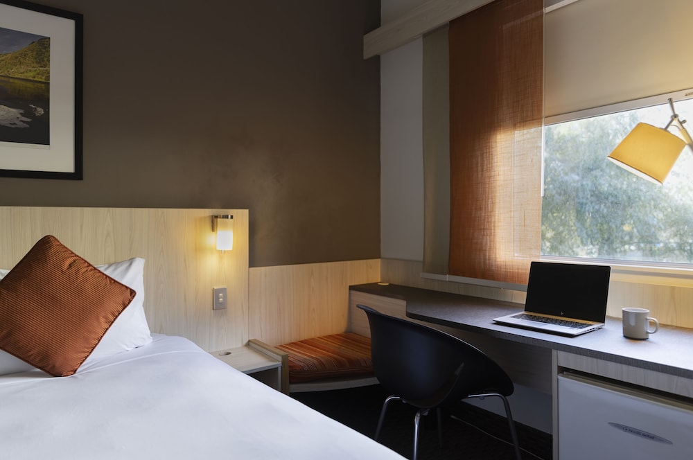 ibis Auckland Ellerslie 21/74