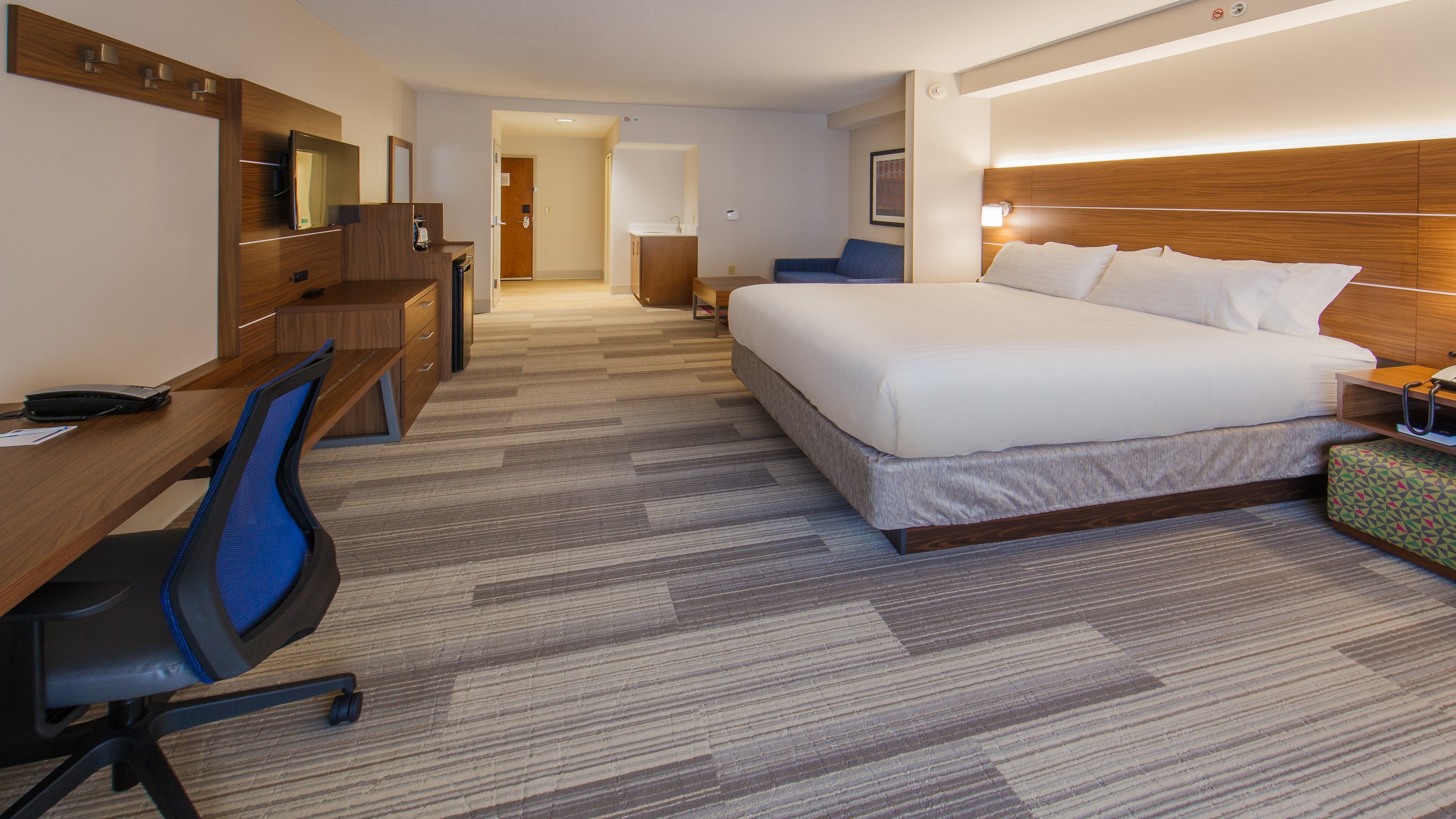 جناح ديلوكس لذوي الإعاقة، Holiday Inn Express Gatlinburg Downtown 4/10