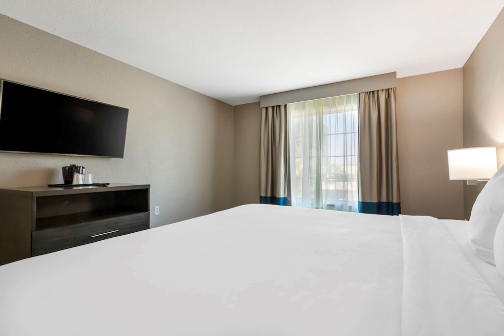 ROOM, KING BED, ACCESSIBLE