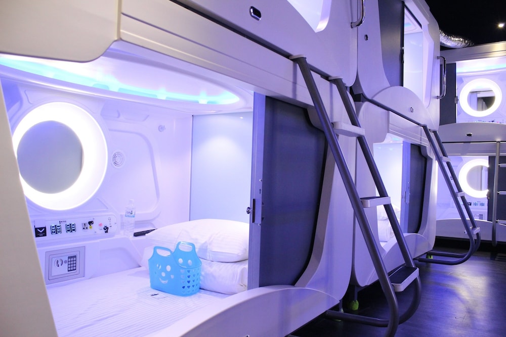 Heybear Capsule Hotel 35/50