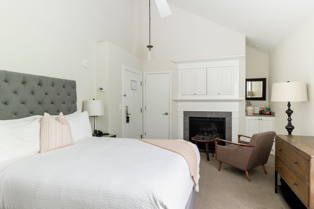 Briar Barn Inn 20/50