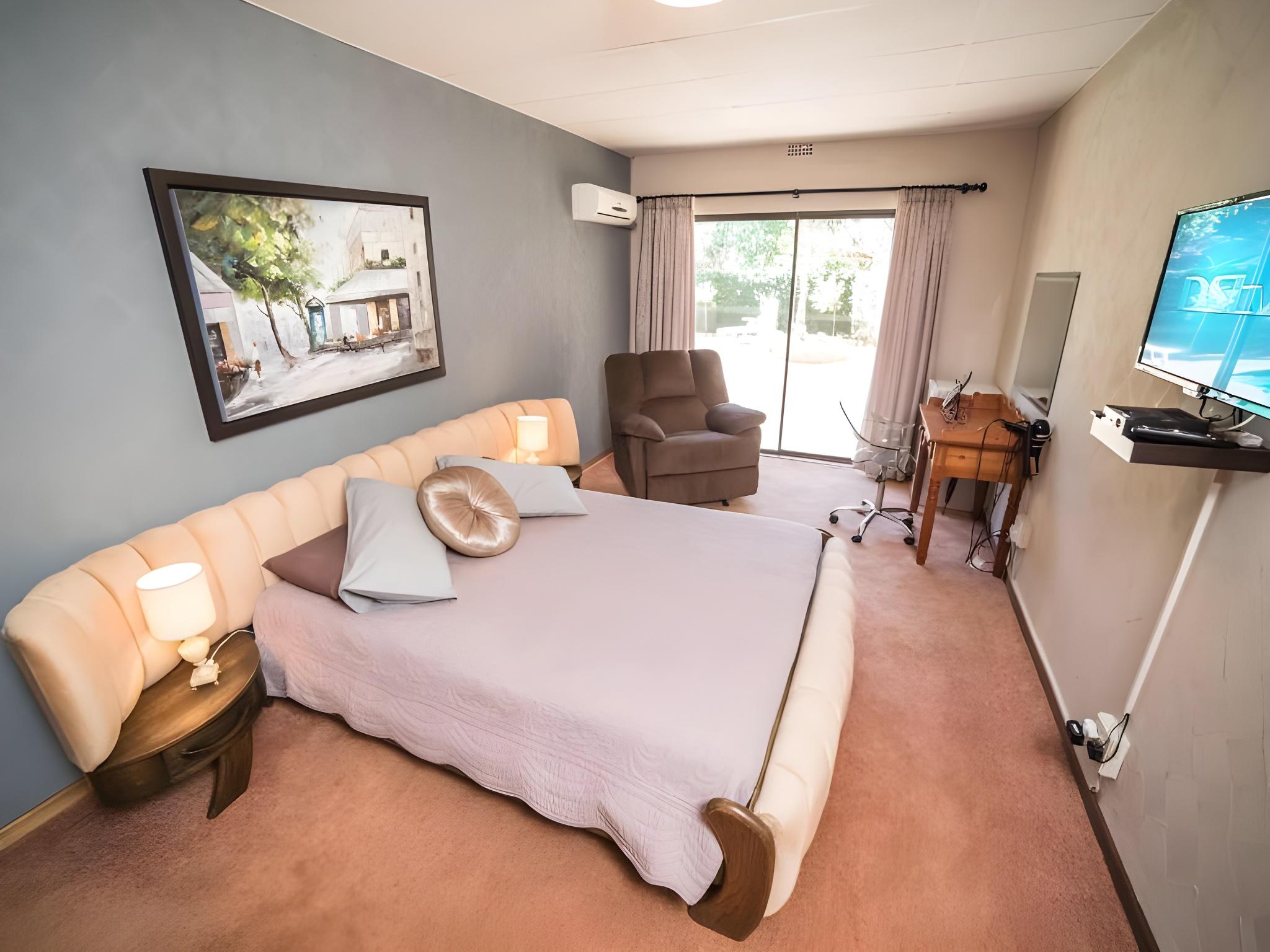 Home Away Guest House 12/34