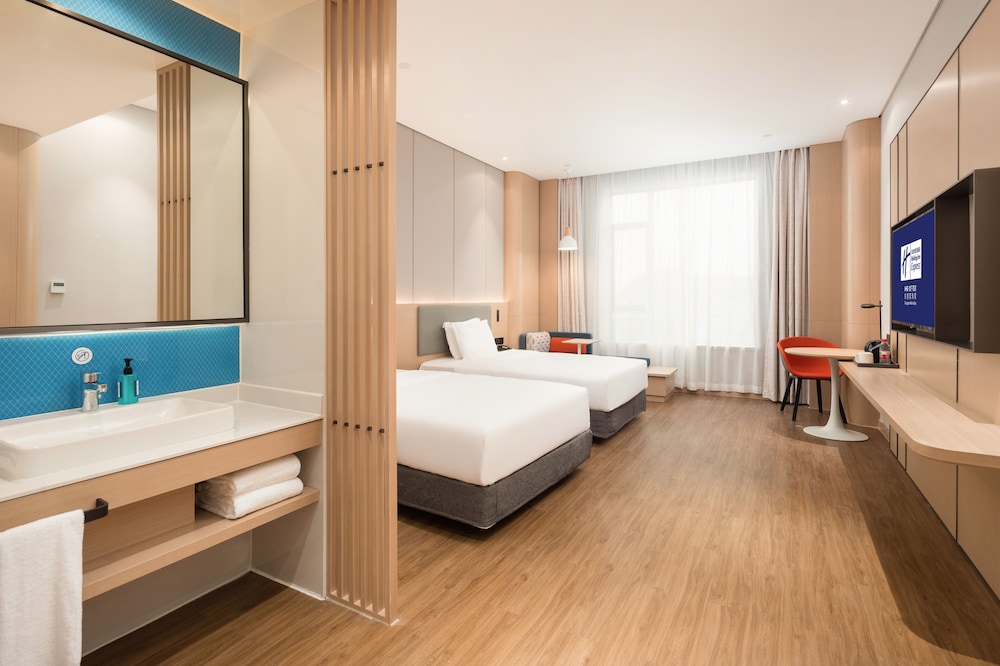 Holiday Inn Express Dongguan Marina Bay 18/58