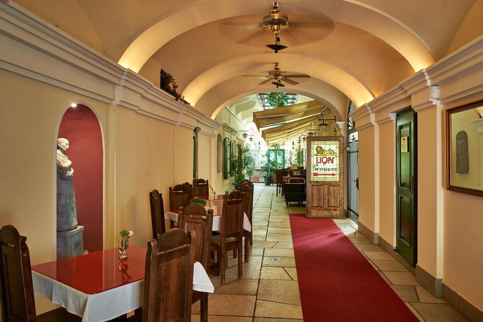 Lion Premium Hotel 78/85