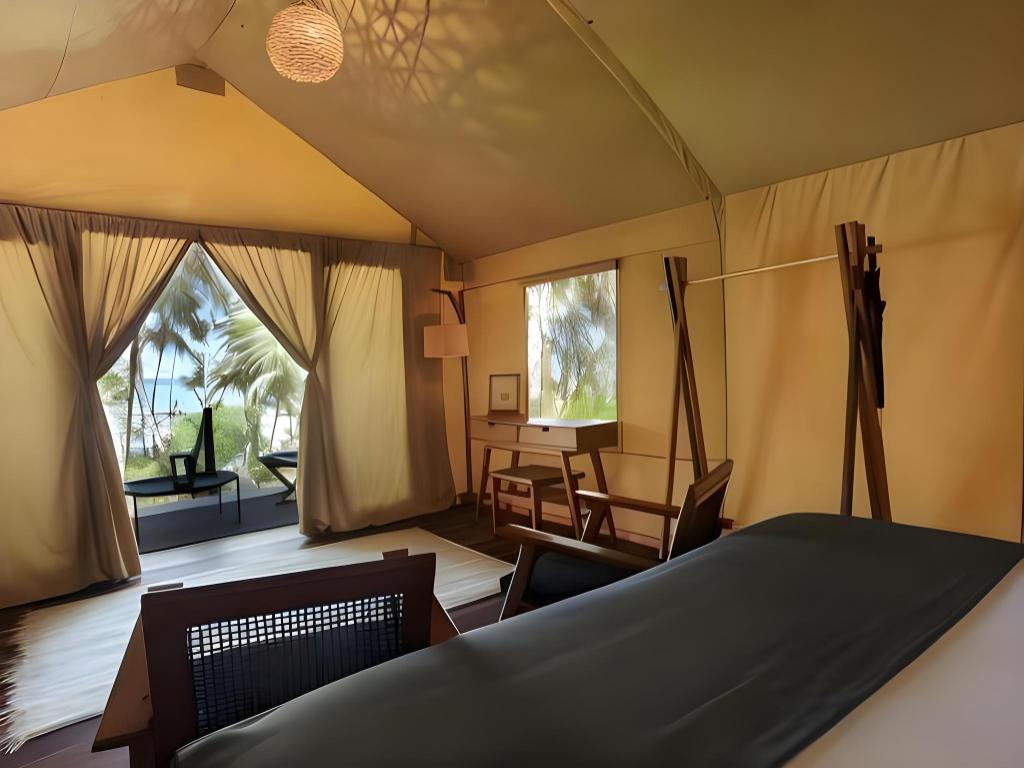 Room, King Bed, Ocean Front