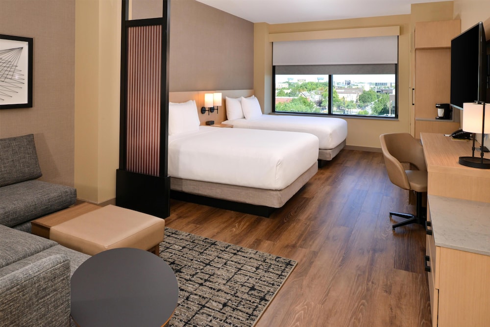 Hyatt Place Chicago Wicker Park 10/50