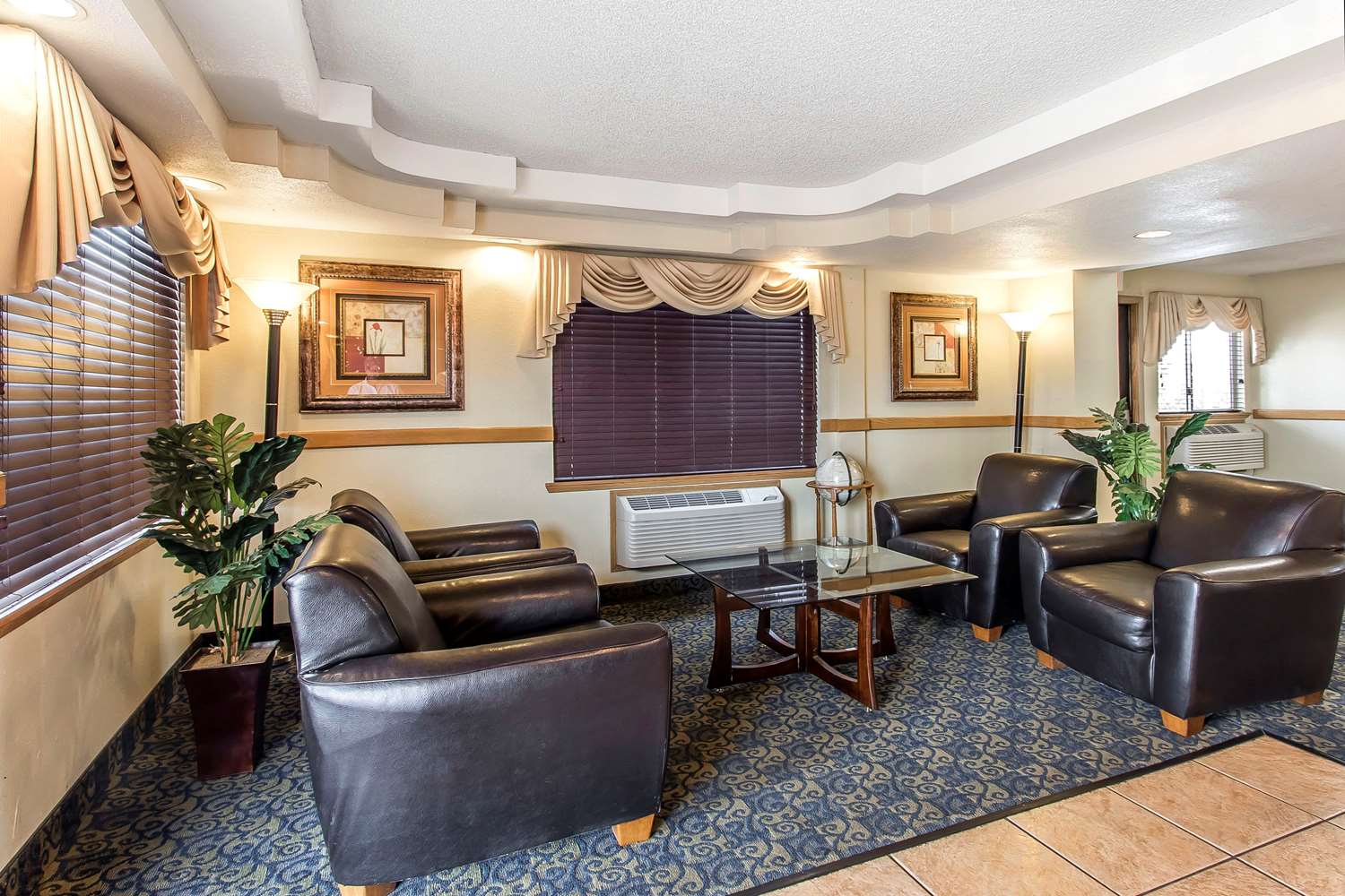 Econo Lodge Inn And Suites Clinton 7/12