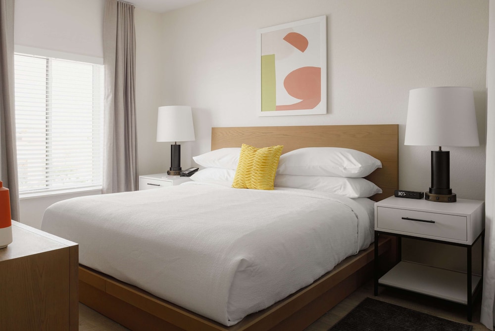 1 BEDROOM, SUITE, ACCESSIBLE
