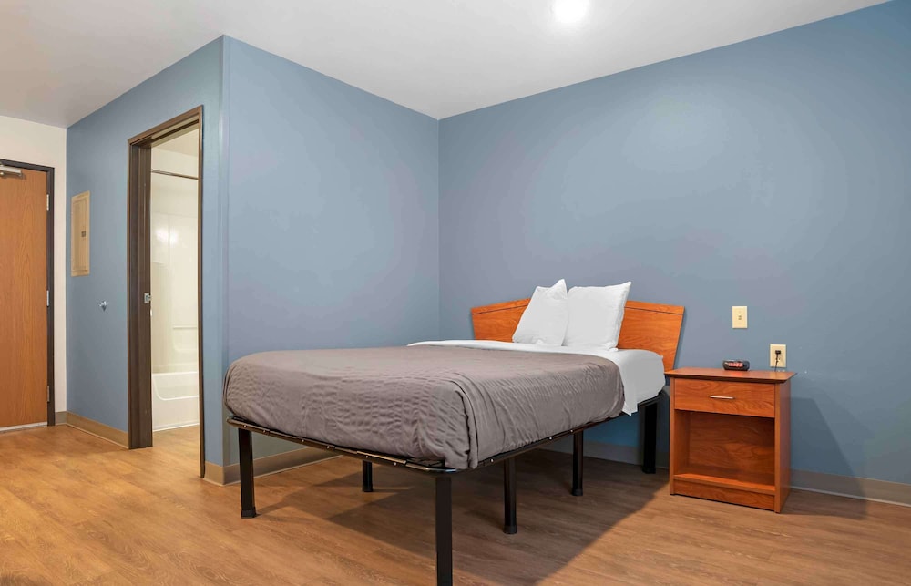 STUDIO, DOUBLE BED