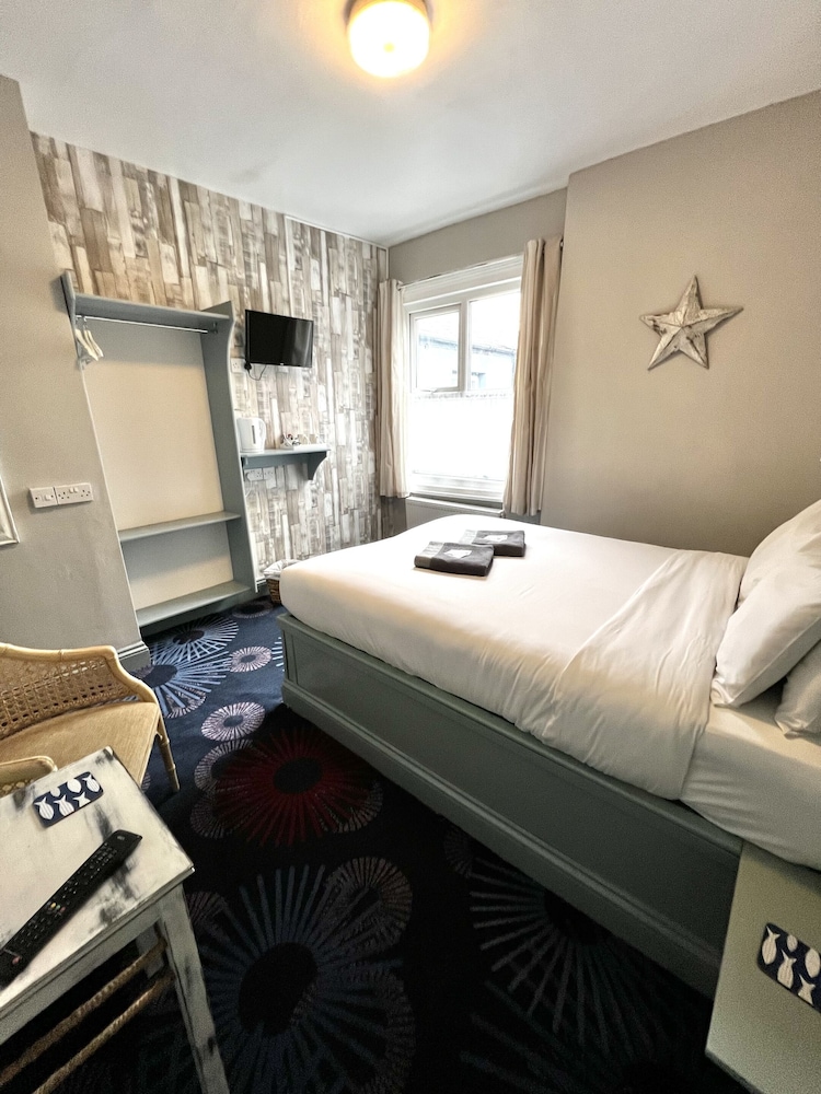 Central Cove Guesthouse 12/49