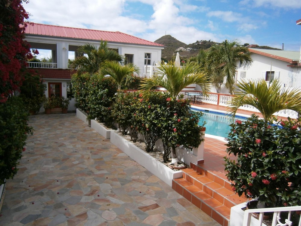 Lesperance Hotel 36/46