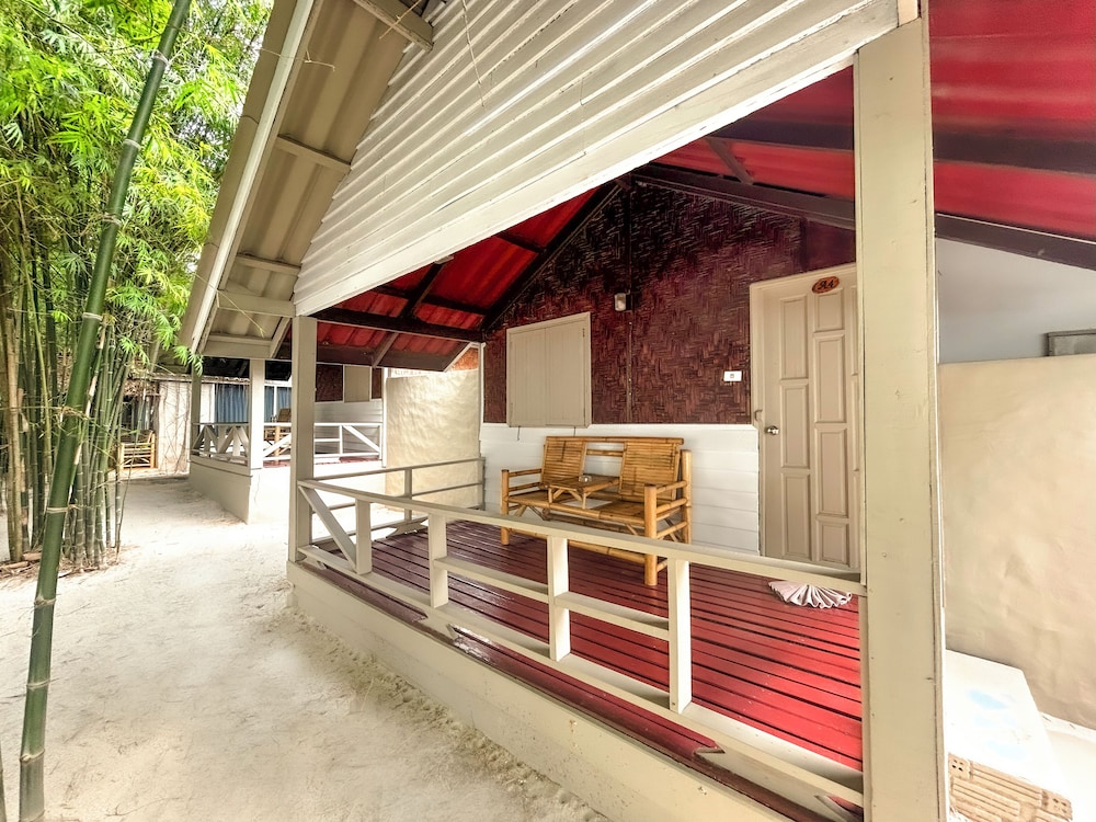 Milky Bay Resort 46/81