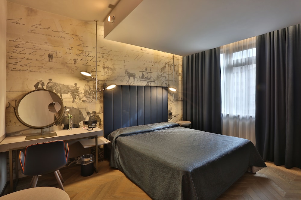 Palace Moderno 25/70
