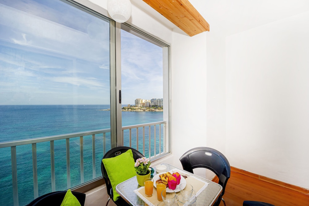 Spinola Bay Apartment 7/40
