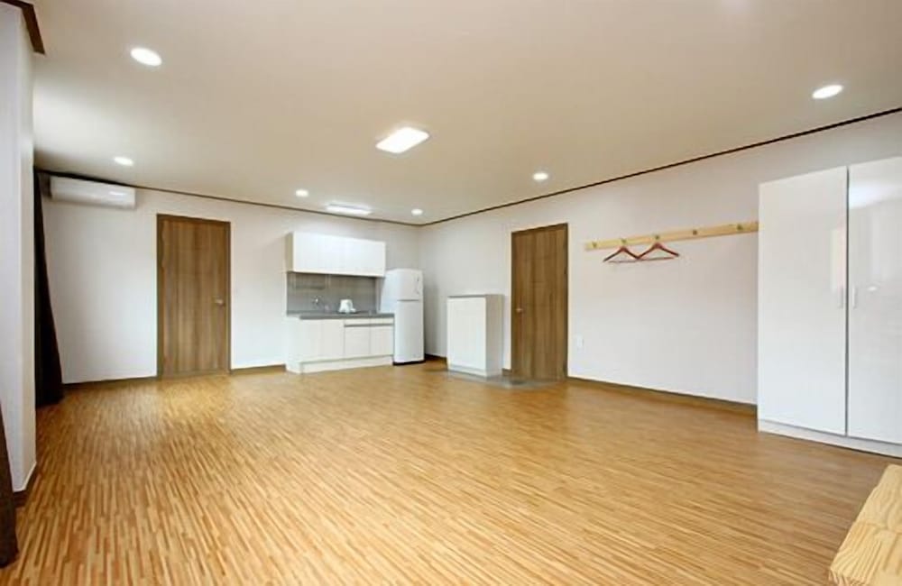 Traum Hotel &amp; Condo 8/55