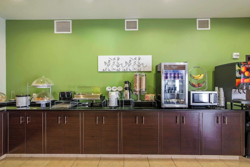 Sleep Inn & Suites Haysville - Wichita South 10/58