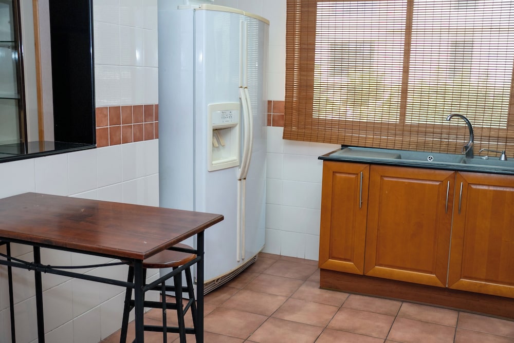 OYO 114 One Pavilion Luxury Serviced Apartments 30/38