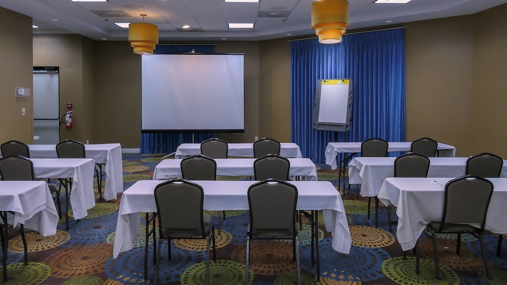 Holiday Inn Fort Myers - Downtown Area an IHG Hotel (ex. The Edison at Midtown) 51/58