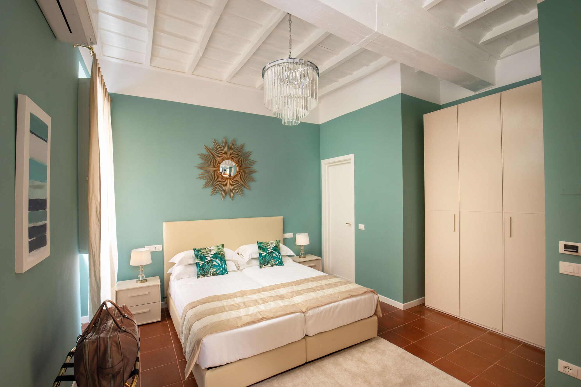 SUPERIOR, DOUBLE OR TWIN BED
