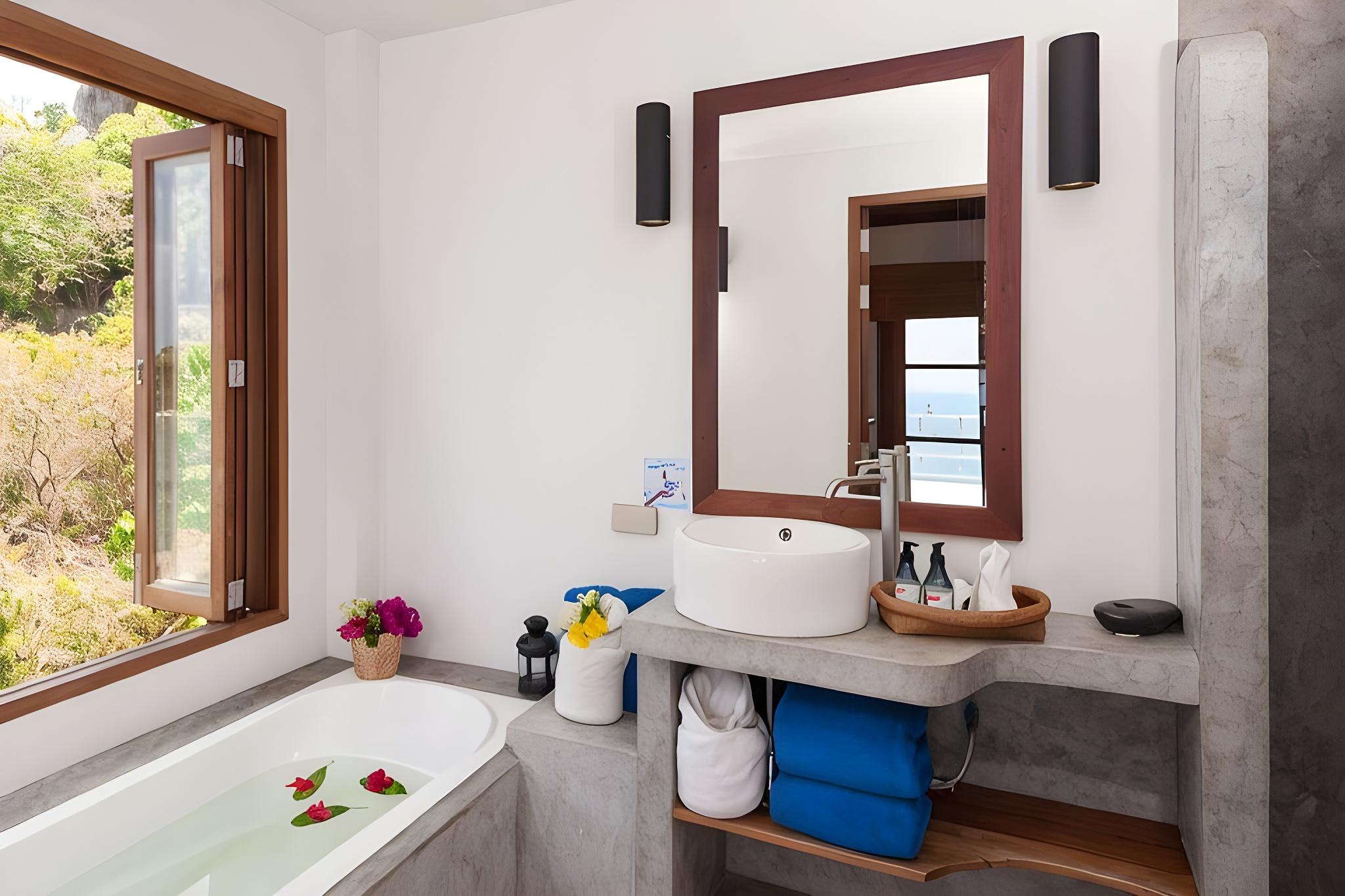 2 Bedrooms, Pool, Villa, Queen Bed, Sea Front