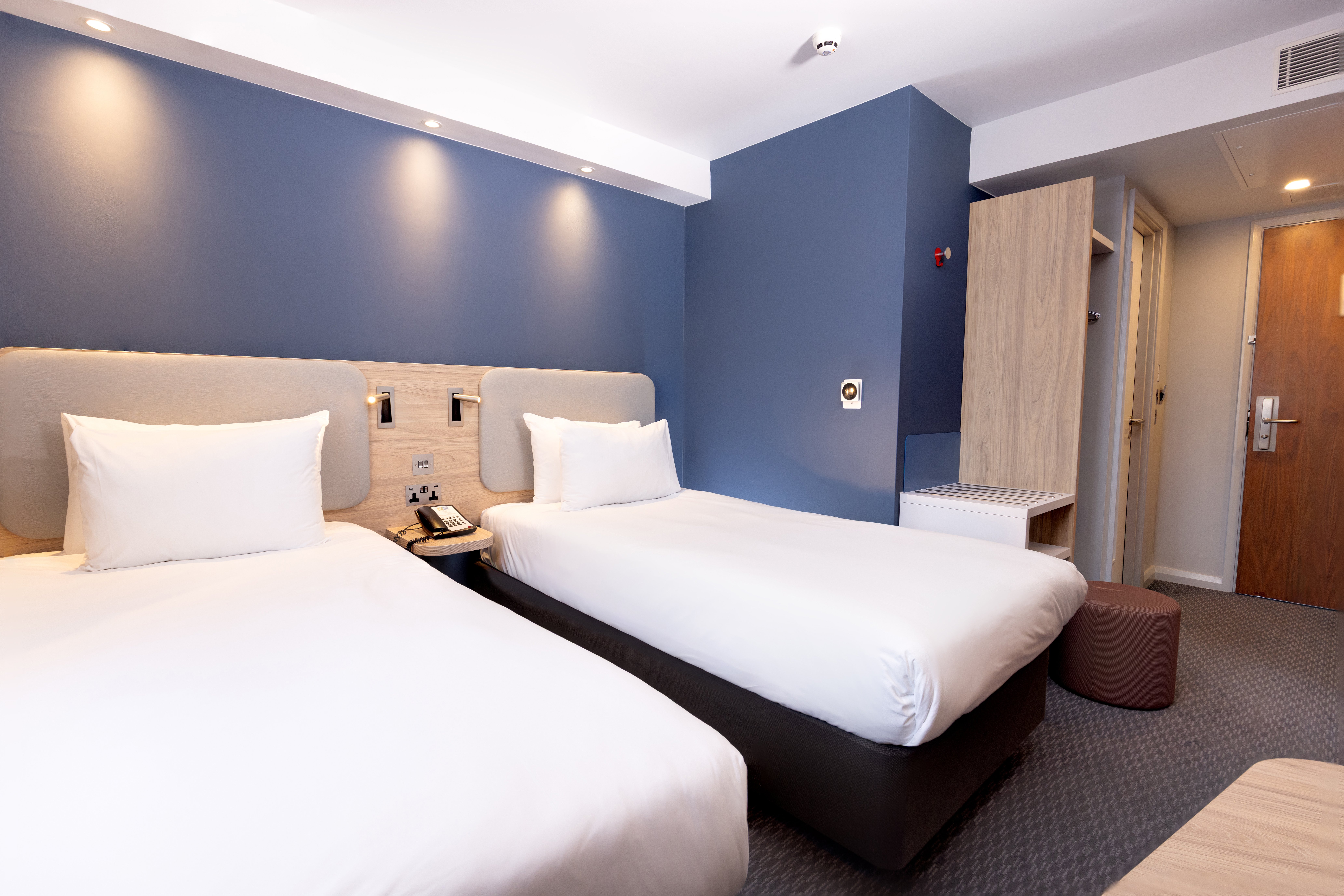 Holiday Inn Express Windsor 13/74