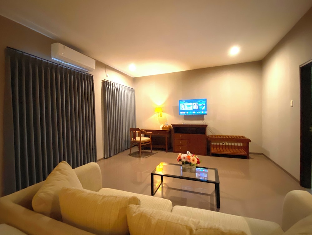 Golden Season Hotel Samarinda 15/18