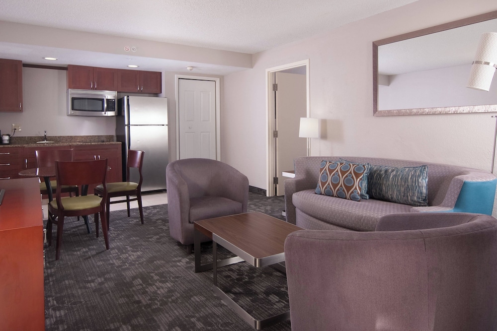 1 Bedroom, Suite, Pool Side
