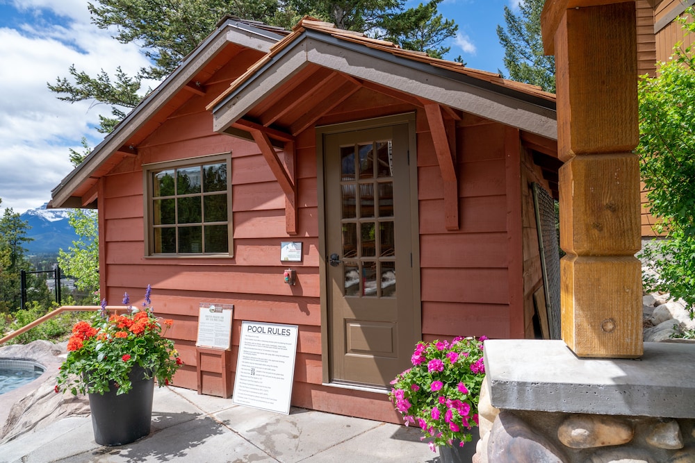 Hidden Ridge Resort 8/73