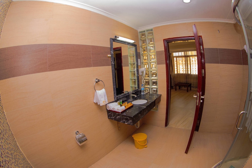 Tiffany Diamond Hotel Indira Gandhi Street 45/71