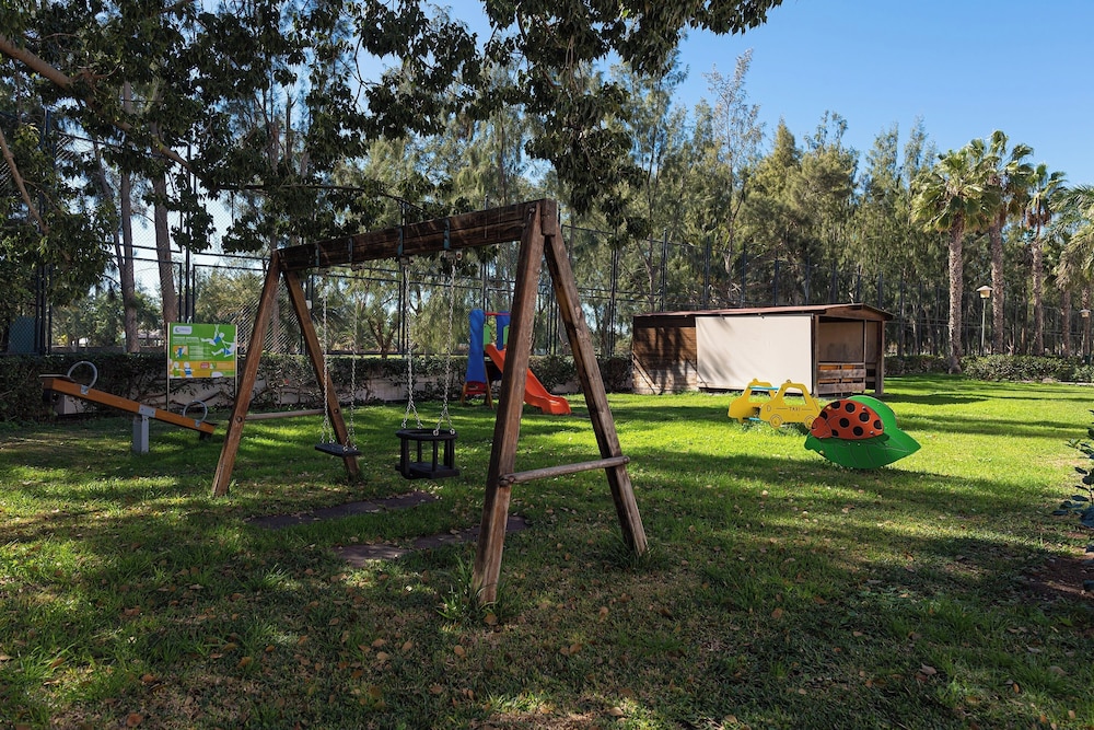 Cordial Green Golf Bungalows 23/60