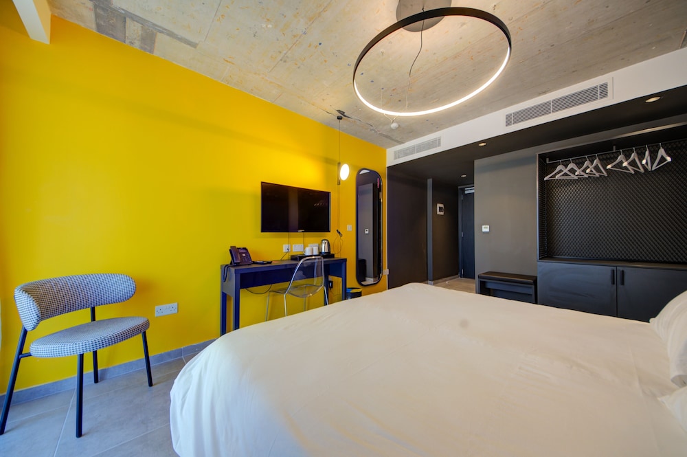 IKYK HOTEL 22/49