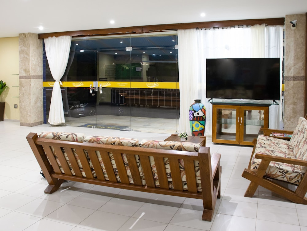 Golden Beach Hotel 70/86
