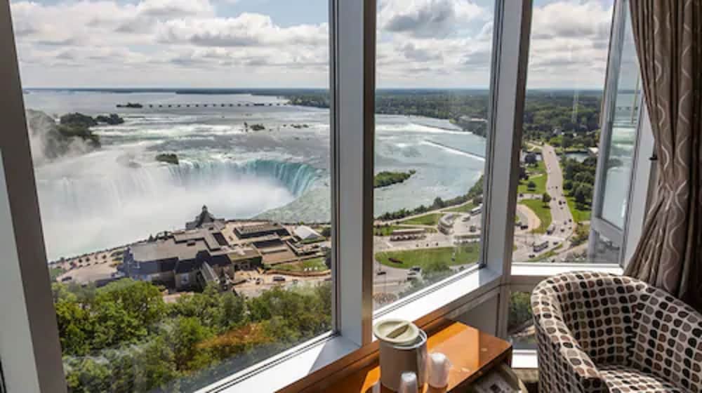 The Oakes Hotel Overlooking the Falls 32/39