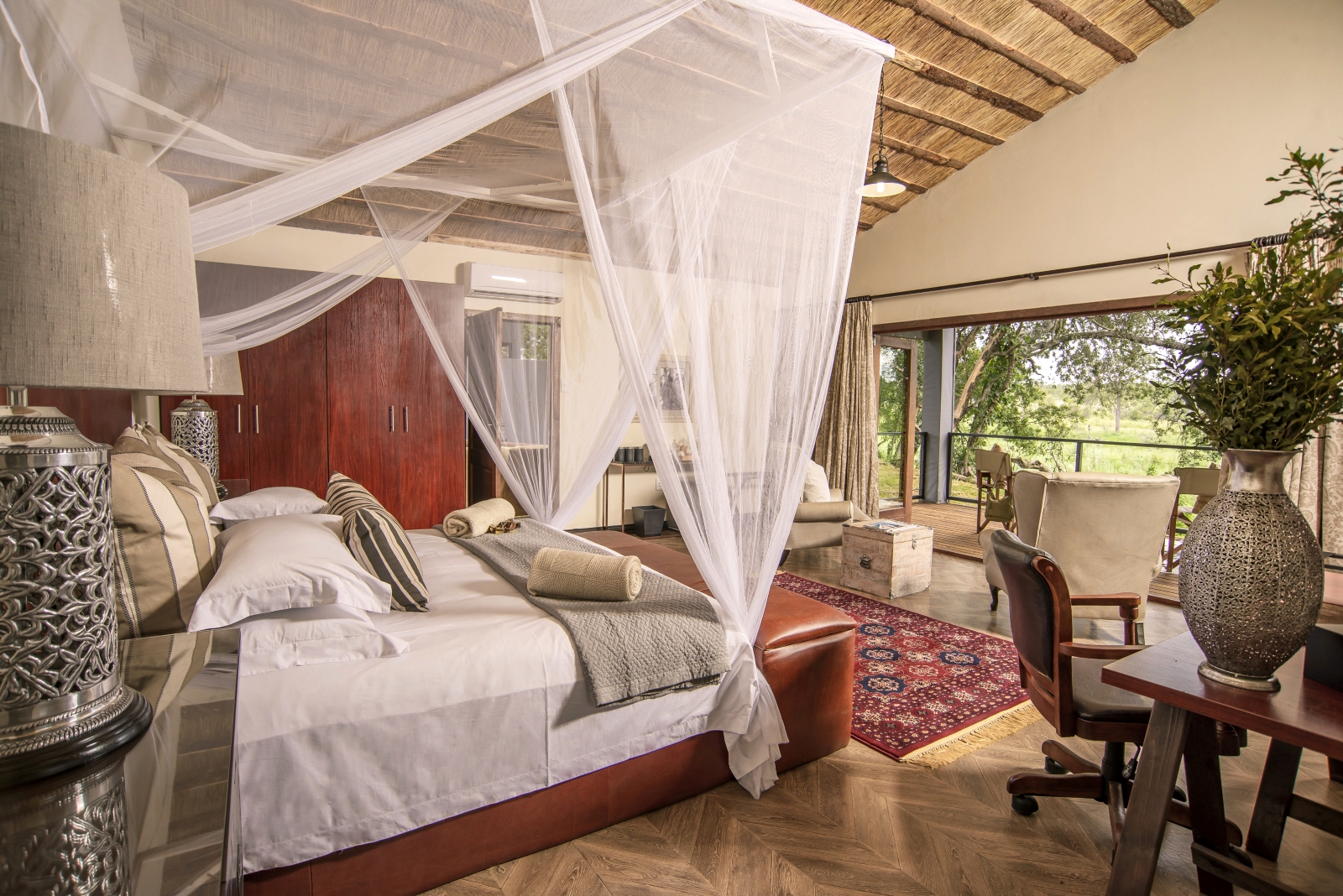 Safari, Deluxe, Suite