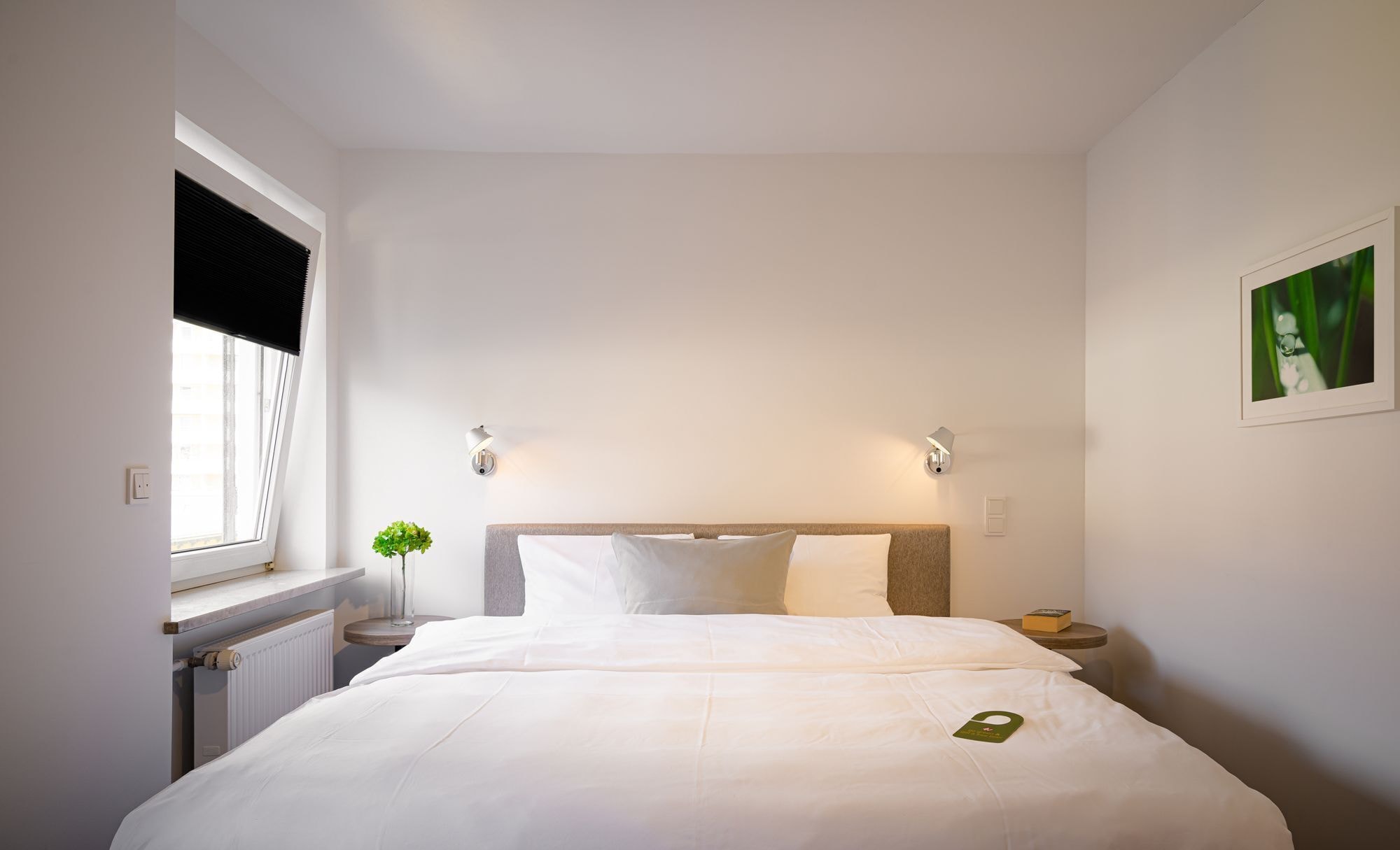 ECONOMY, DOUBLE BED, STREET VIEW